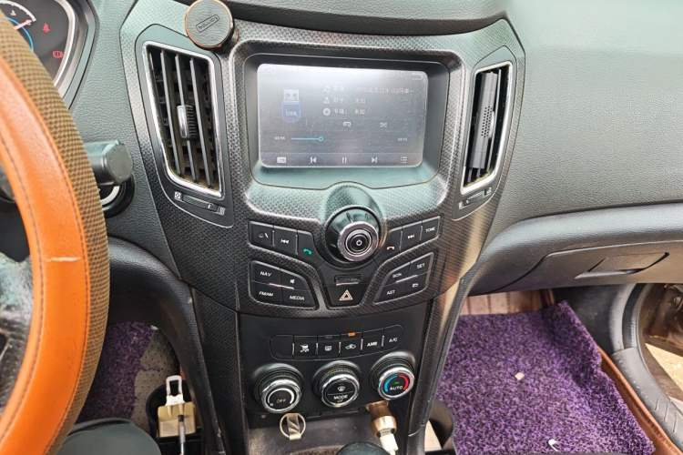 Used Haima S7 2013 2.0L Automatic ZhiZhen Version Audio And AC Panel