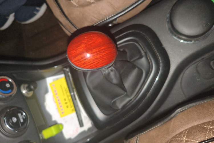 Used Haima S7 2013 2.0L Manual Smart Edition Gear Lever