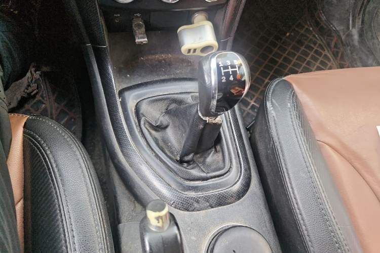 Used Haima S7 2013 2.0L Manual Smart Edition Gear Lever