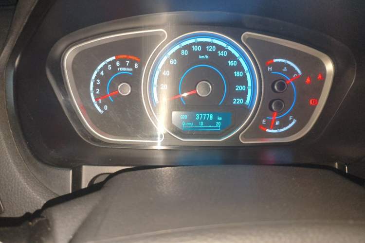 Used Haima S7 2013 2.0L Manual Smart Edition Odometer Close Up