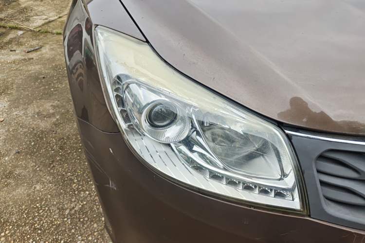 Used Haima S7 2013 2.0L Automatic ZhiZhen Version Right Front Headlight