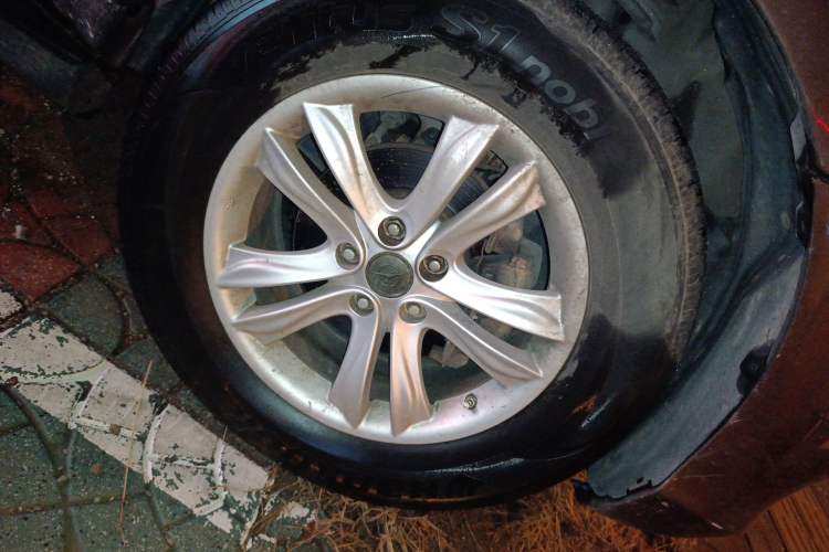 Used Haima S7 2013 2.0L Automatic ZhiZhen Version Right Front Wheel Hub