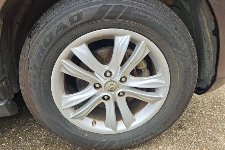 Used Haima S7 2013 2.0L Automatic ZhiZhen Version Right Front Wheel Hub