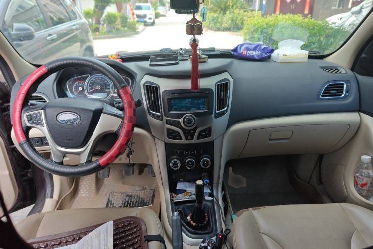 Used Haima S7 2013 2.0L Manual ZhiShang Version Center Console