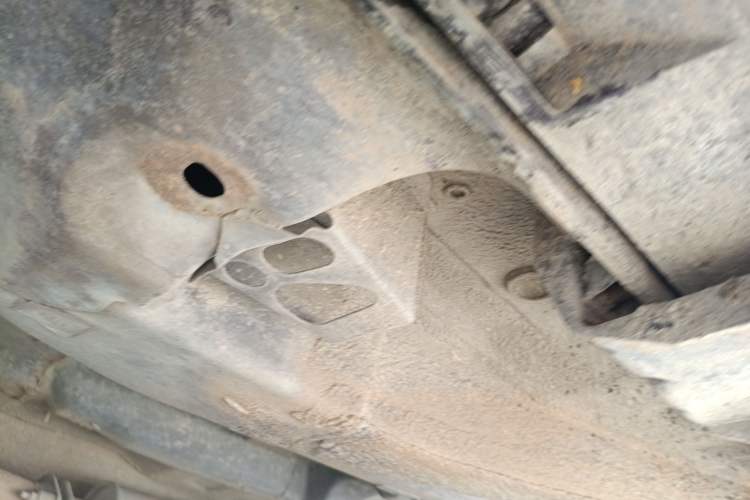 Used Haima S7 2013 2.0L Automatic ZhiShang Version Chassis Front Left