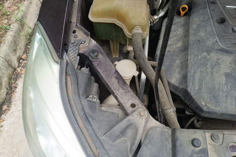 Used Haima S7 2013 2.0L Automatic ZhiShang Version Engine Bay Right
