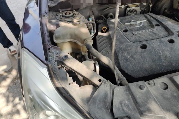Used Haima S7 2013 2.0L Automatic Smart Enjoyment Version Engine Bay Right