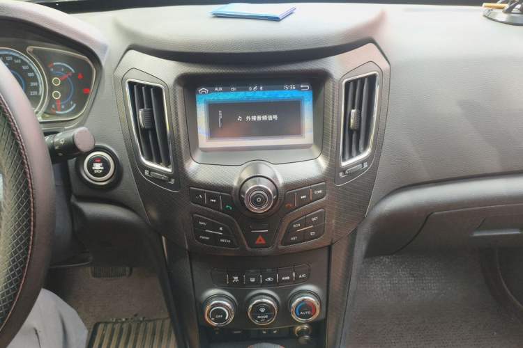 Used Haima S7 2013 2.0L Automatic ZhiZhen Version Audio And AC Panel