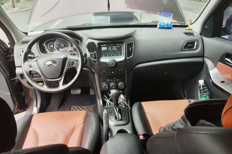 Used Haima S7 2013 2.0L Automatic ZhiZhen Version Center Console