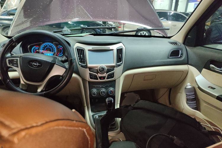 Used Haima S7 2013 2.0L Manual ZhiShang Version Center Console