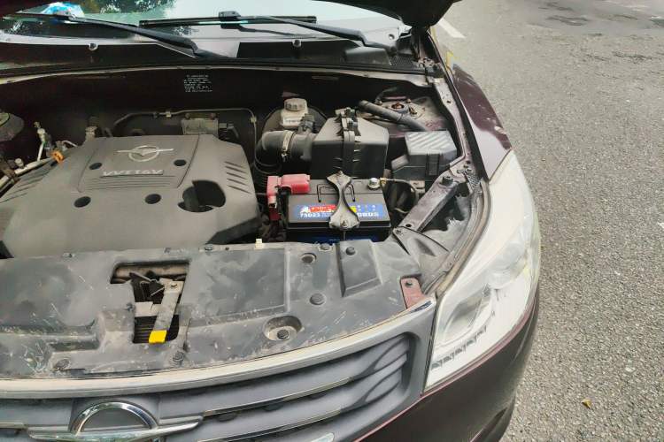 Used Haima S7 2013 2.0L Automatic ZhiZhen Version Engine Bay Left