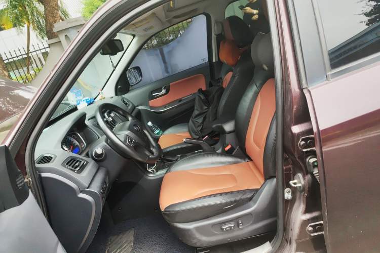 Used Haima S7 2013 2.0L Automatic ZhiZhen Version Left Front Seat