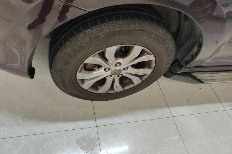 Used Haima S7 2013 2.0L Manual ZhiShang Version Left Front Wheel Hub