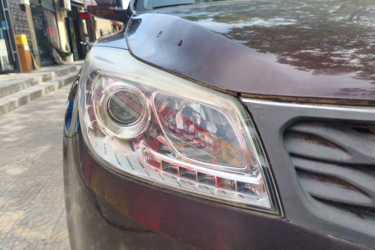 Used Haima S7 2013 2.0L Automatic ZhiZhen Version Right Front Headlight