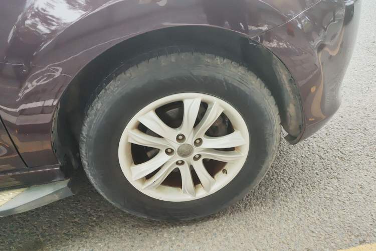 Used Haima S7 2013 2.0L Automatic ZhiZhen Version Right Front Wheel Hub
