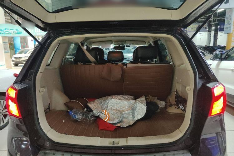 Used Haima S7 2013 2.0L Manual ZhiShang Version Trunk