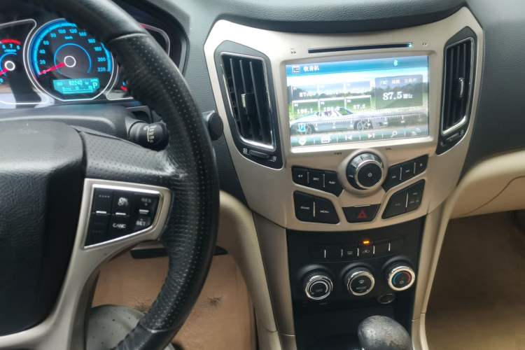 Used Haima S7 2013 2.0L Automatic ZhiShang Version Audio And AC Panel
