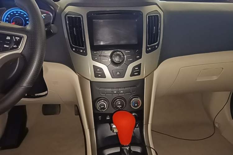 Used Haima S7 2013 2.0L Automatic ZhiShang Version Audio And AC Panel