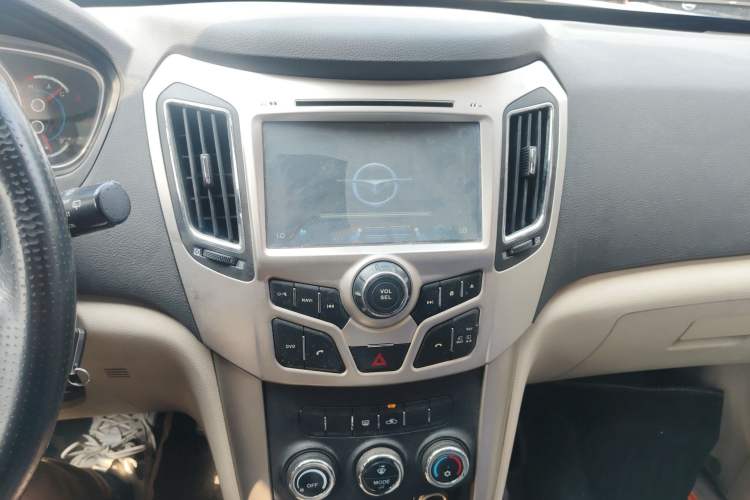Used Haima S7 2013 2.0L Automatic ZhiShang Version Audio And AC Panel