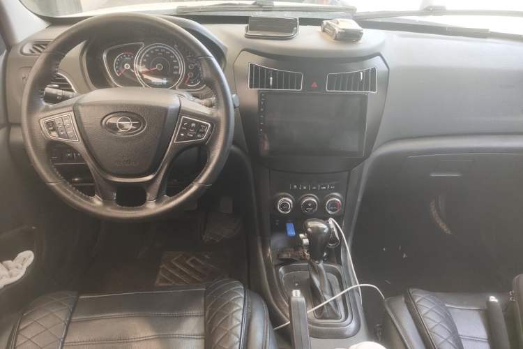 Used Haima S7 2013 2.0L Automatic ZhiZhen Version Center Console