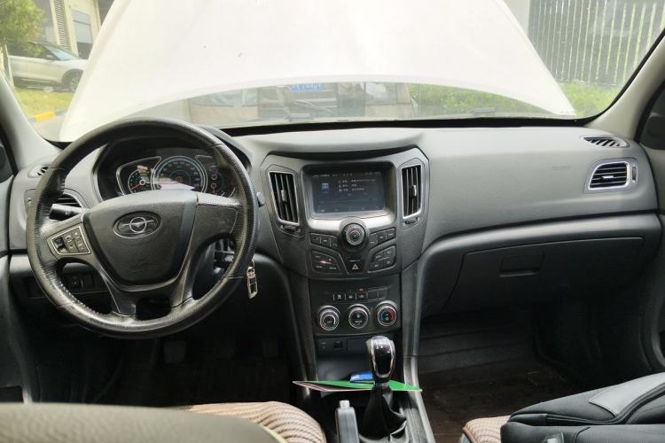 Used Haima S7 2013 2.0L Manual Smart Edition Center Console