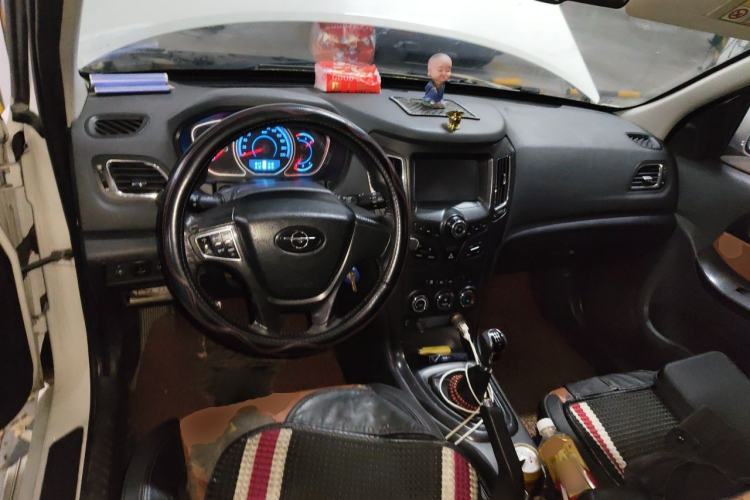 Used Haima S7 2013 2.0L Manual ZhiShang Version Center Console