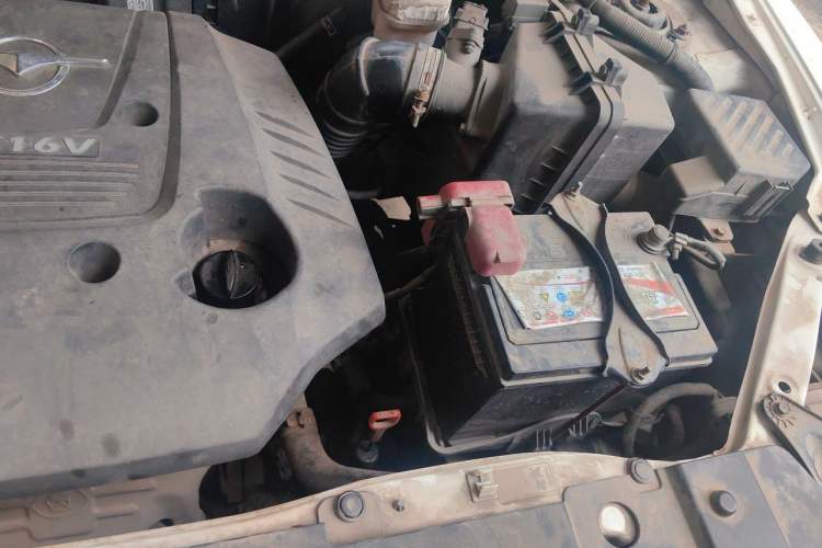Used Haima S7 2013 2.0L Automatic ZhiShang Version Engine Bay Left