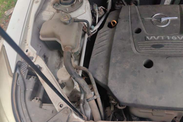 Used Haima S7 2013 2.0L Automatic ZhiShang Version Engine Bay Right