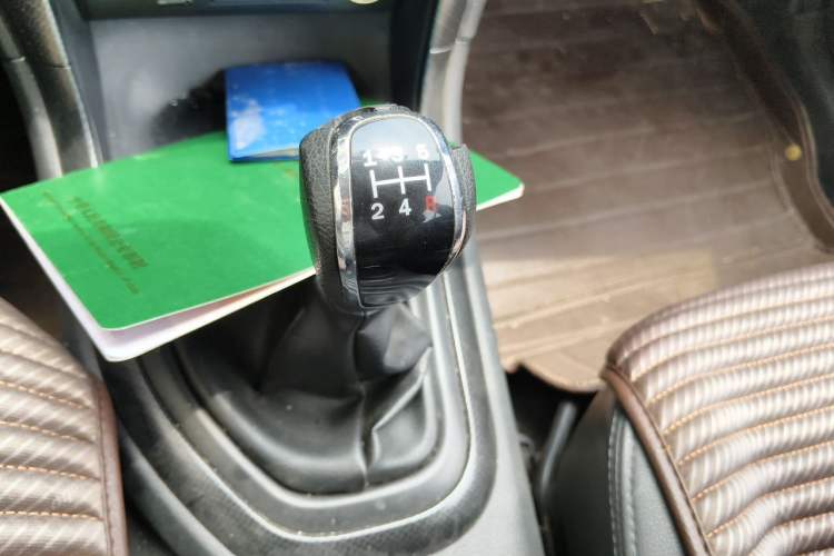 Used Haima S7 2013 2.0L Manual Smart Edition Gear Lever