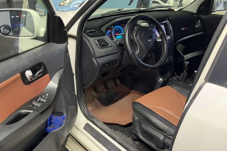 Used Haima S7 2013 2.0L Manual Smart Edition Interior 1