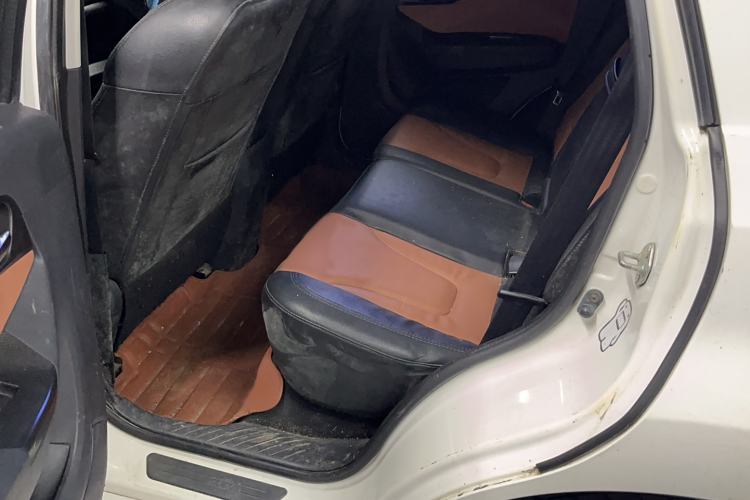 Used Haima S7 2013 2.0L Manual Smart Edition Interior 2