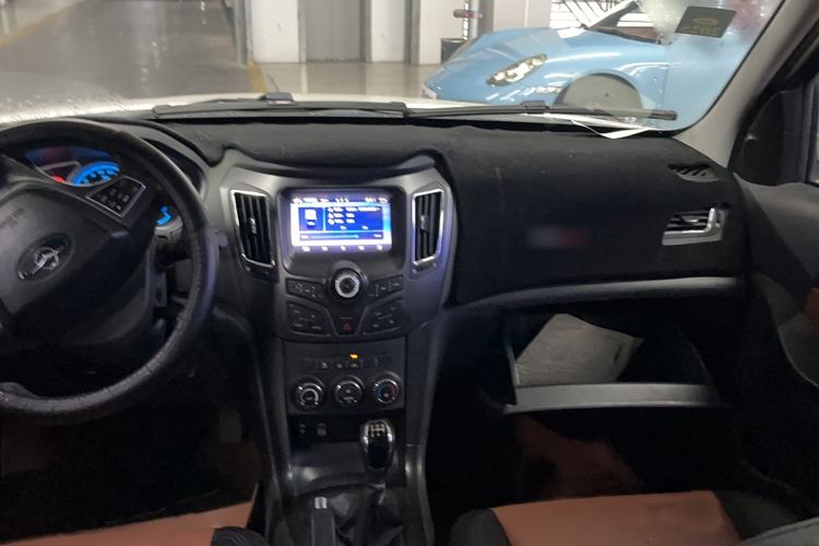 Used Haima S7 2013 2.0L Manual Smart Edition Interior 3