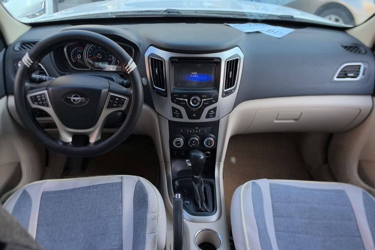 Used Haima S7 2013 2.0L Automatic ZhiShang Version Interior 3