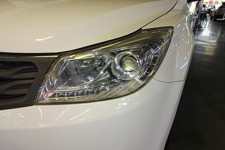 Used Haima S7 2013 2.0L Automatic ZhiShang Version Left Front Headlight