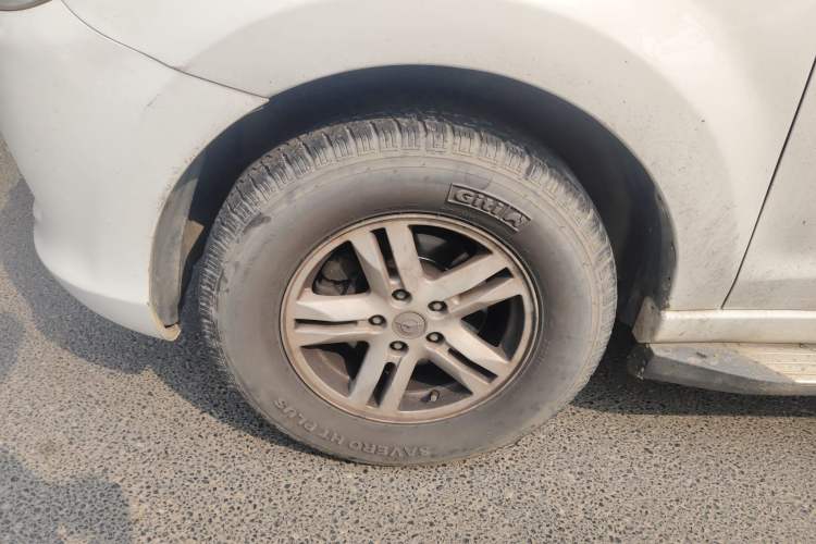 Used Haima S7 2013 2.0L Automatic ZhiShang Version Left Front Wheel Hub