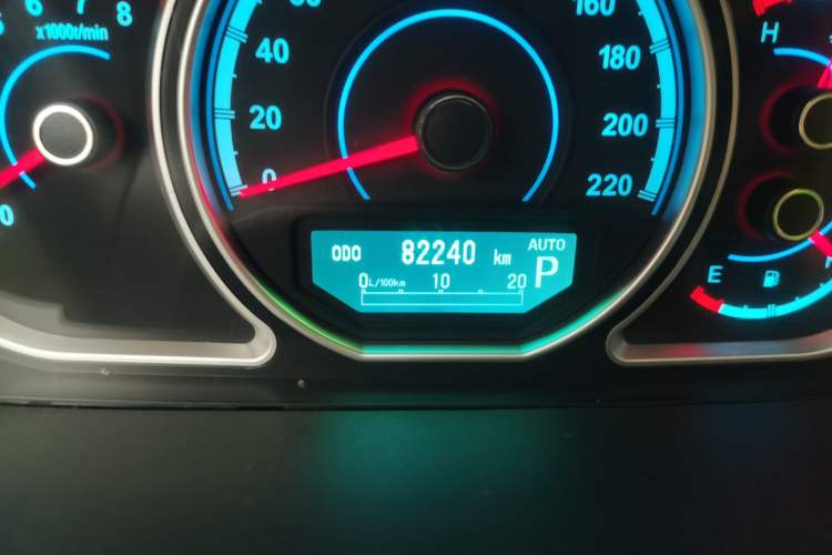 Used Haima S7 2013 2.0L Automatic ZhiShang Version Odometer Close Up