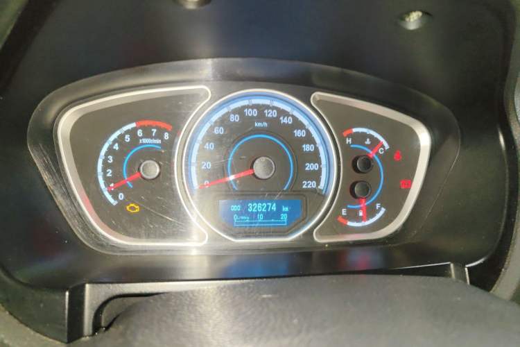 Used Haima S7 2013 2.0L Manual ZhiShang Version Odometer Close Up