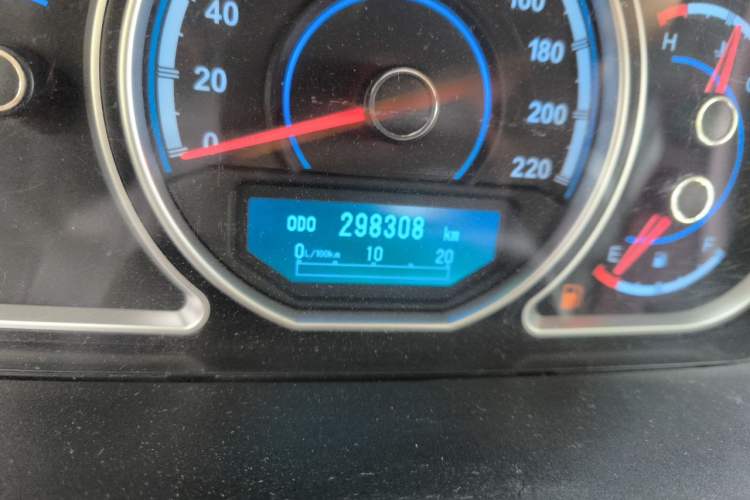 Used Haima S7 2013 2.0L Manual ZhiShang Version Odometer Close Up