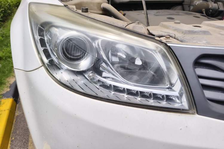 Used Haima S7 2013 2.0L Manual Smart Edition Right Front Headlight