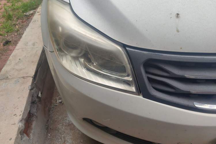 Used Haima S7 2013 2.0L Automatic ZhiShang Version Right Front Headlight