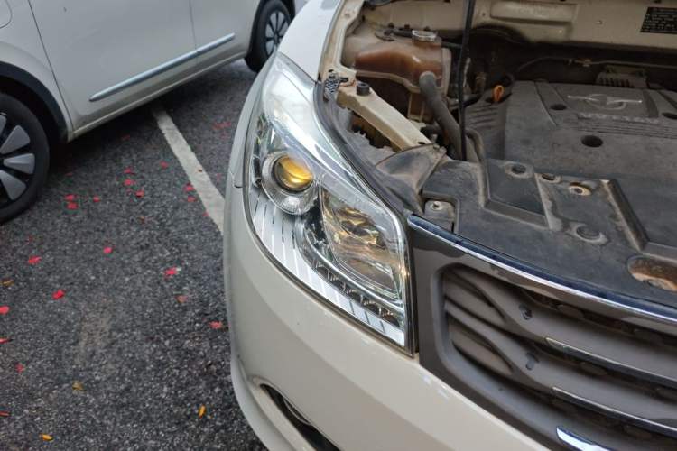 Used Haima S7 2013 2.0L Automatic Smart Enjoyment Version Right Front Headlight