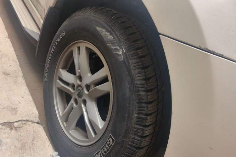 Used Haima S7 2013 2.0L Automatic ZhiShang Version Right Front Wheel Hub