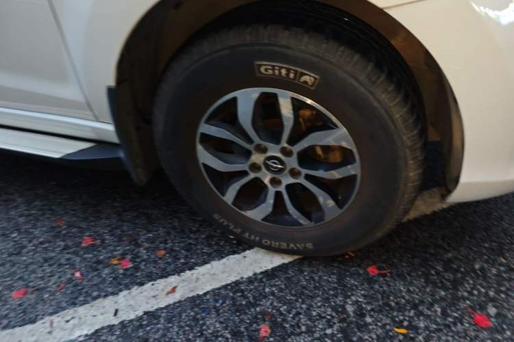 Used Haima S7 2013 2.0L Automatic Smart Enjoyment Version Right Front Wheel Hub