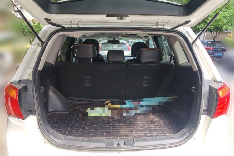 Used Haima S7 2013 2.0L Automatic ZhiZhen Version Trunk
