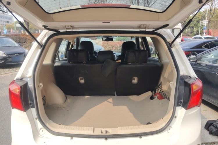 Used Haima S7 2013 2.0L Automatic ZhiShang Version Trunk