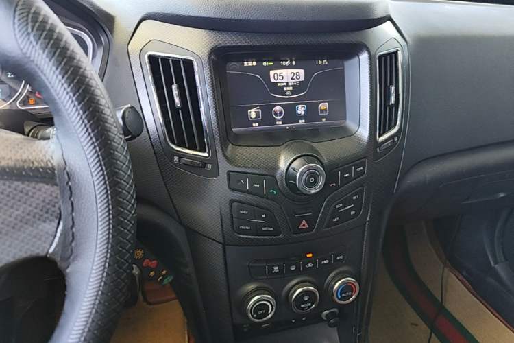 Used Haima S7 2013 2.0L Manual ZhiZhen Version Audio And AC Panel