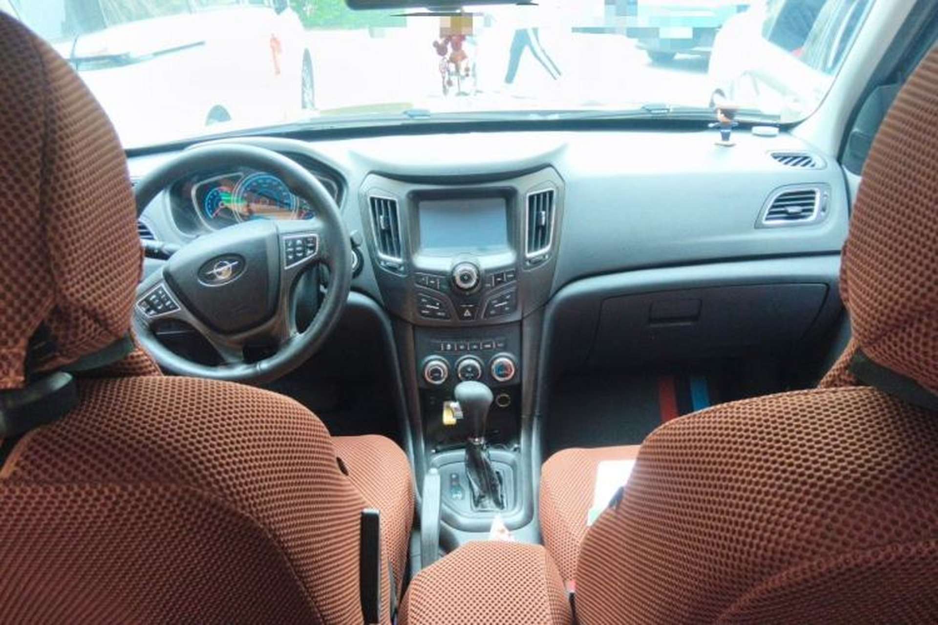 Used Haima S7 2013 2.0L Automatic ZhiZhen Version Center Console