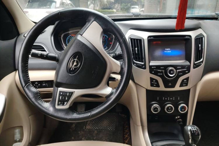 Used Haima S7 2013 2.0L Manual ZhiShang Version Center Console