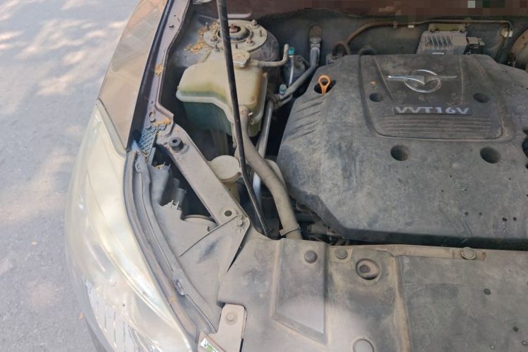 Used Haima S7 2013 2.0L Automatic Smart Enjoyment Version Engine Bay Right