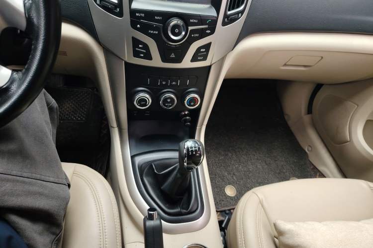 Used Haima S7 2013 2.0L Manual ZhiShang Version Gear Lever